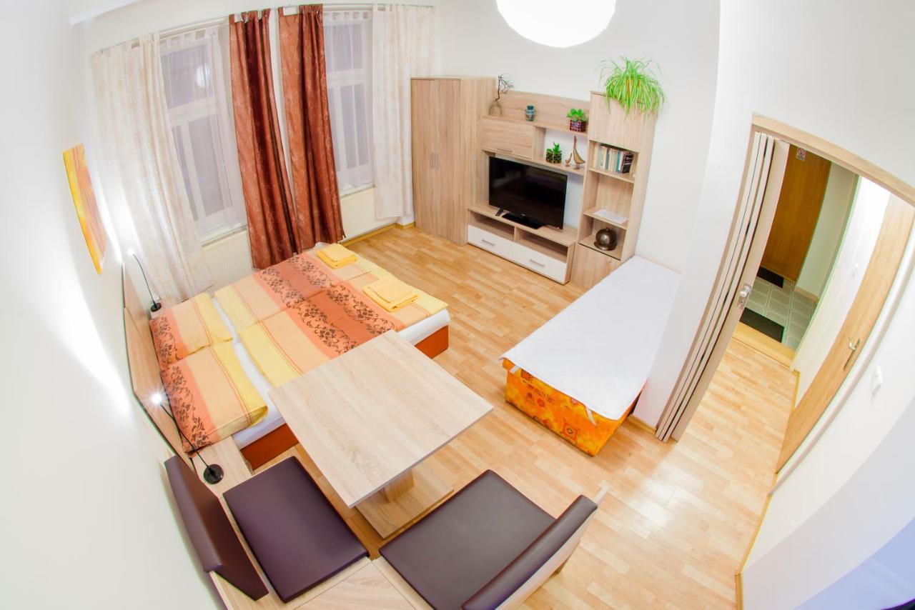 Apartmany - Penzion Smetanka Чешка Будьовица Екстериор снимка