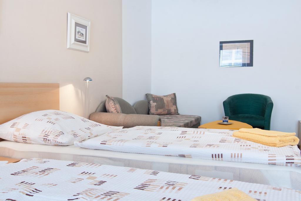 Apartmany - Penzion Smetanka Чешка Будьовица Екстериор снимка