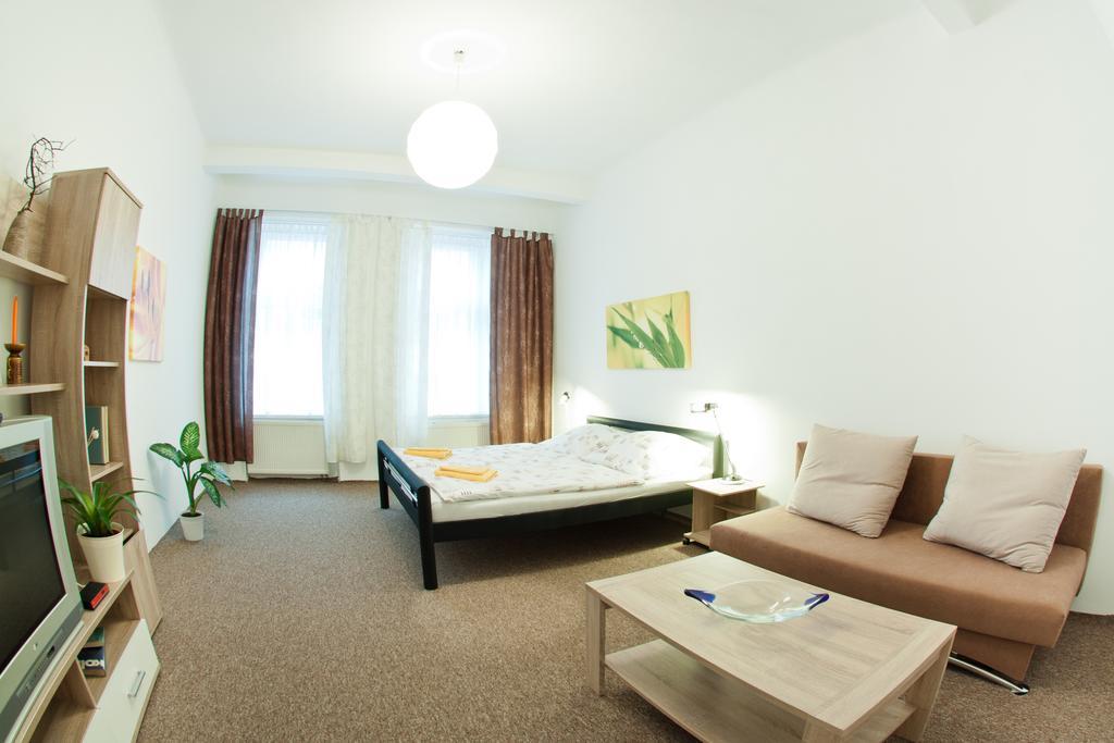 Apartmany - Penzion Smetanka Чешка Будьовица Екстериор снимка